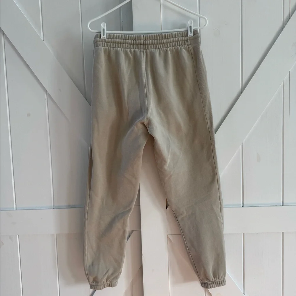 TNA Aritzia Womens Beige Sweatpant Joggers